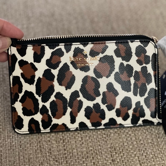 Kate Spade Wristlet , Cheetah print - Picture 3 of 7